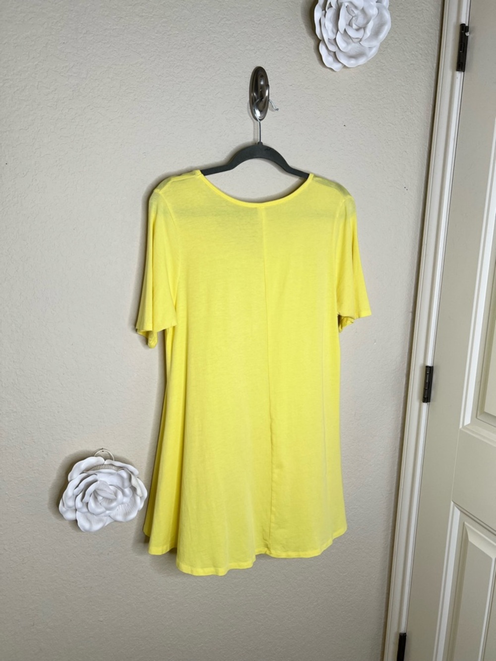 NTM LuLaRoe Perfect T Yellow Swing Top Side Slit Half Sleeve Large - Picture 14 of 14